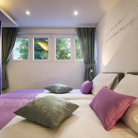 Appartement 4 In *