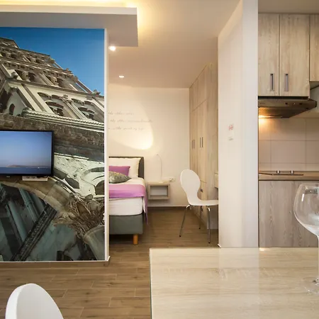 4 In Apartment Split
