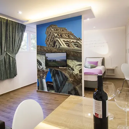 Apartment 4 In
