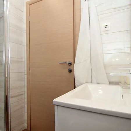 Apartment 4 In *